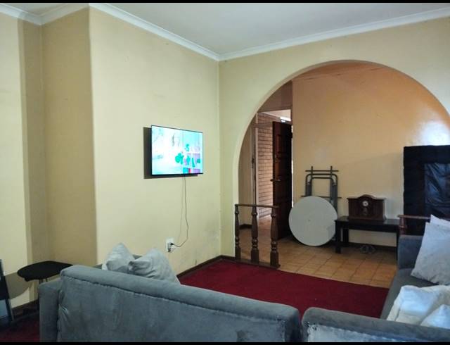 4 BEDROOM APARTMENT FOR SALE IN BEREA